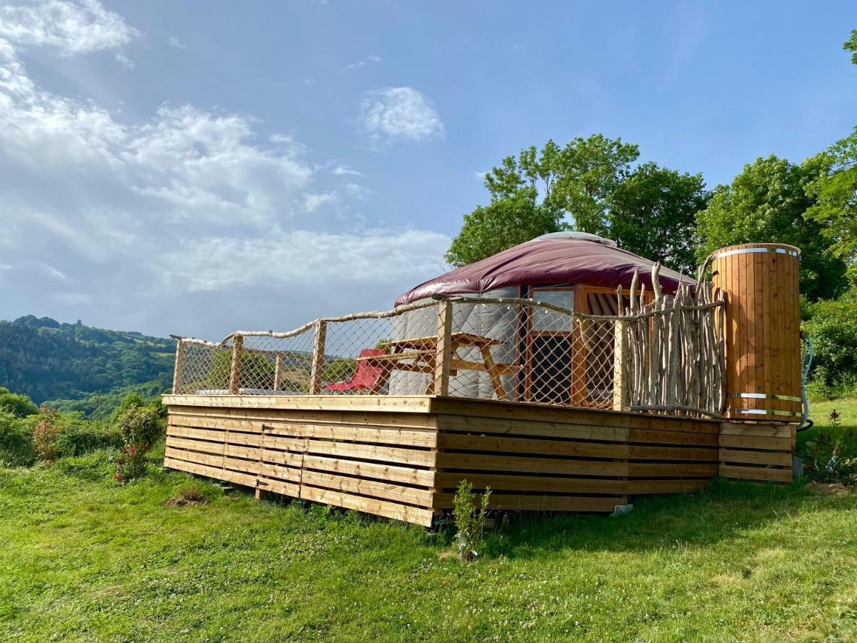Yourte 2-4 Personnes Avec Spa Saint-Laurent-de-Lévézou Dış mekan fotoğraf